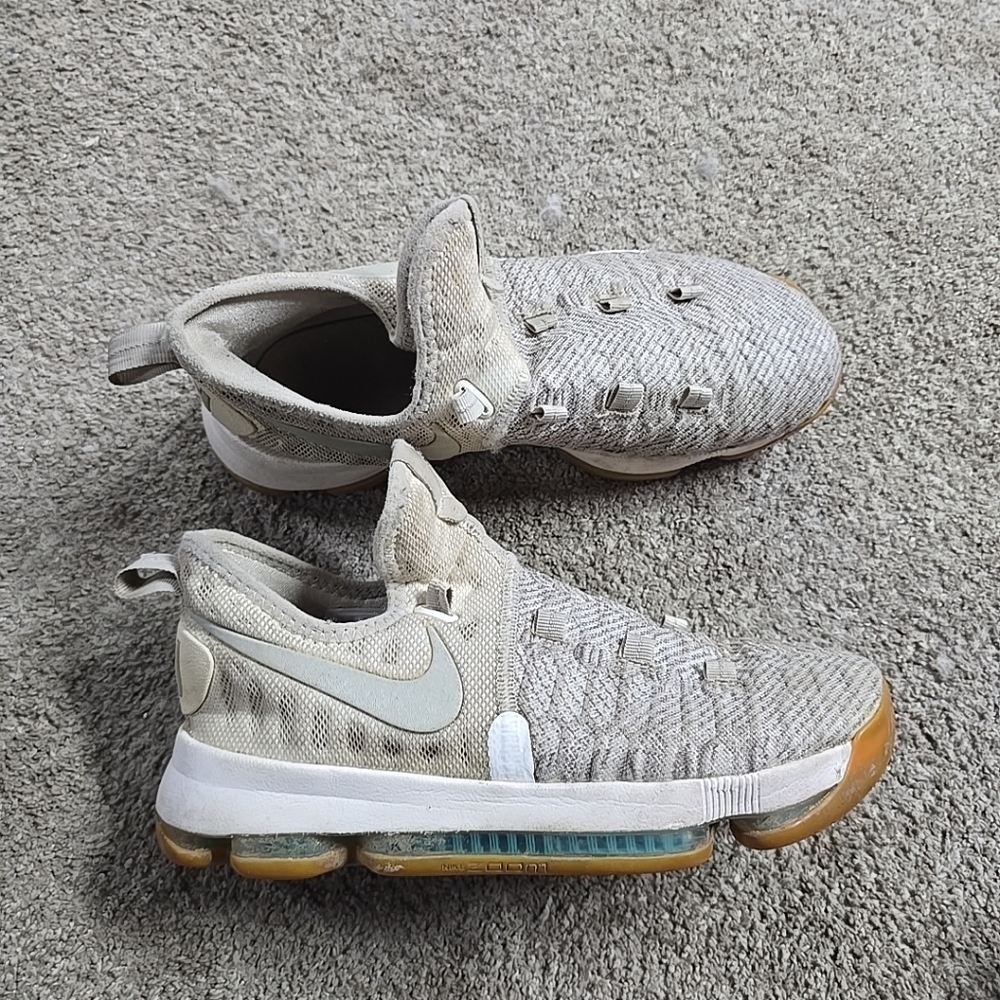 Nike KD9 Ivory Youth Size 6y Sneakers